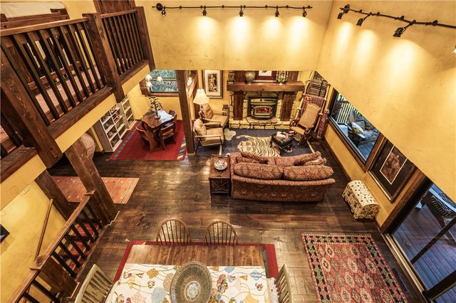 202 Holiday Island Drive, Holiday Island, AR 72631