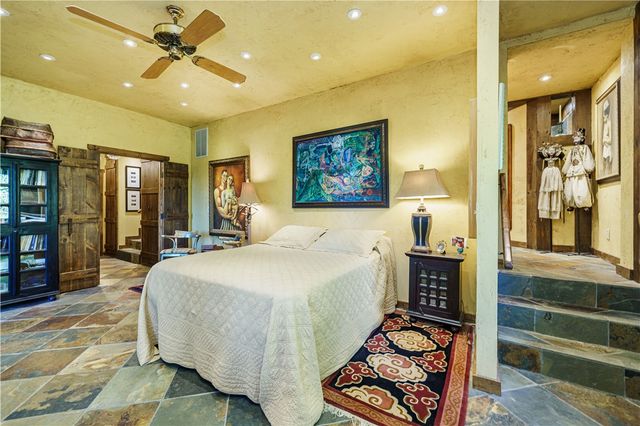 202 Holiday Island Drive, Holiday Island, AR 72631
