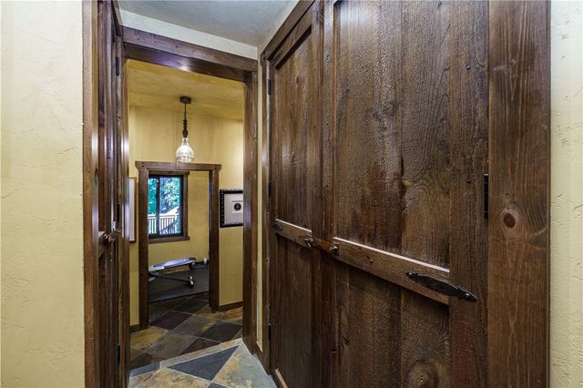 202 Holiday Island Drive, Holiday Island, AR 72631