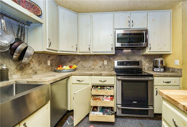 202 Holiday Island Drive, Holiday Island, AR 72631