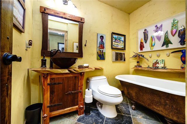 202 Holiday Island Drive, Holiday Island, AR 72631