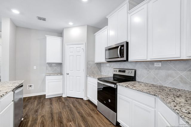 7950 Hanging Branch, San Antonio, TX 78253