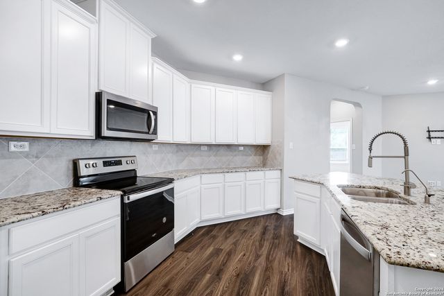 7950 Hanging Branch, San Antonio, TX 78253