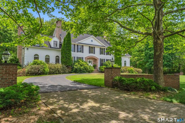 1 Crystal Terrace, Woodbridge, CT 06525