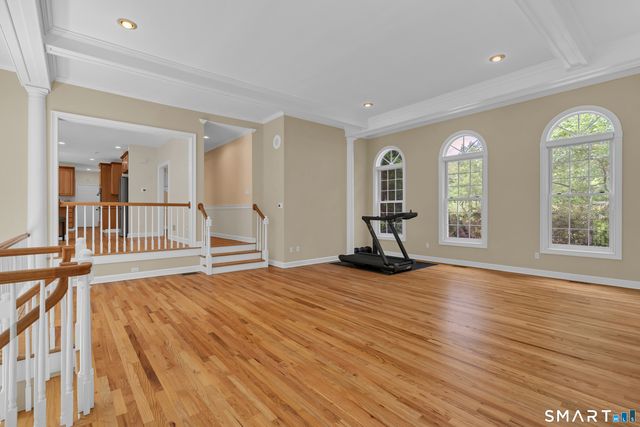 1 Crystal Terrace, Woodbridge, CT 06525