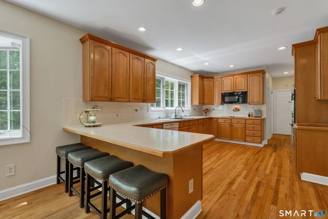 1 Crystal Terrace, Woodbridge, CT 06525