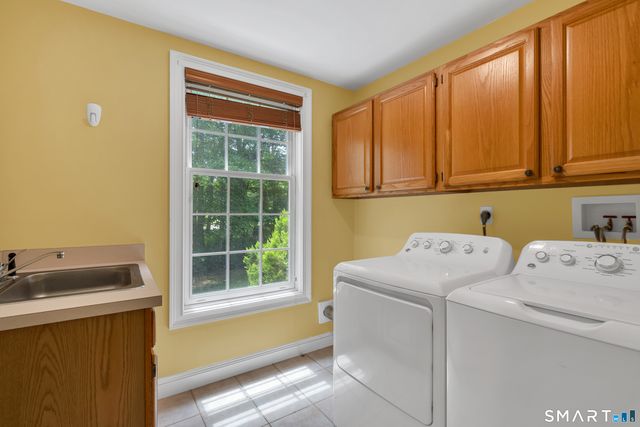 1 Crystal Terrace, Woodbridge, CT 06525