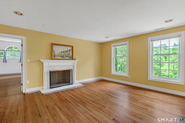 1 Crystal Terrace, Woodbridge, CT 06525