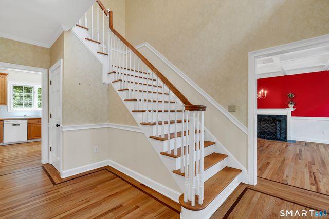 1 Crystal Terrace, Woodbridge, CT 06525