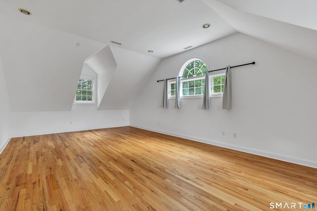 1 Crystal Terrace, Woodbridge, CT 06525