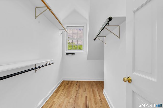 1 Crystal Terrace, Woodbridge, CT 06525