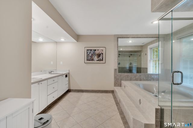 1 Crystal Terrace, Woodbridge, CT 06525