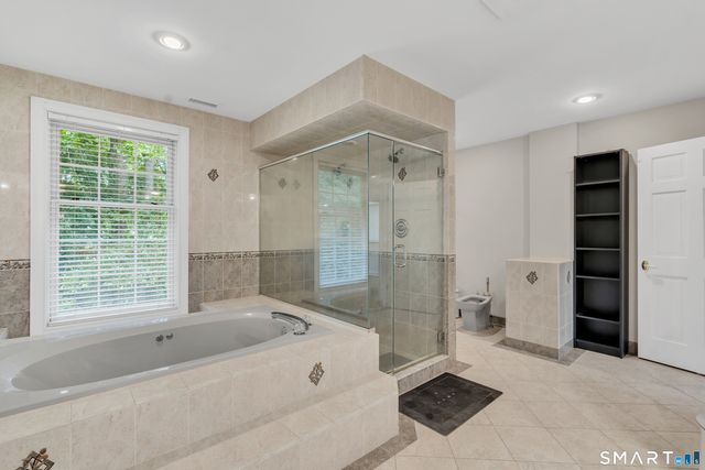 1 Crystal Terrace, Woodbridge, CT 06525