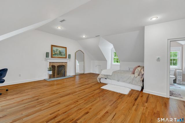 1 Crystal Terrace, Woodbridge, CT 06525