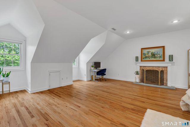 1 Crystal Terrace, Woodbridge, CT 06525