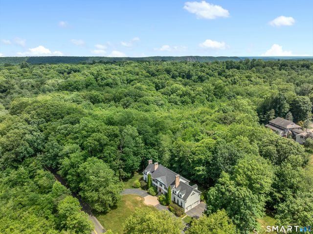 1 Crystal Terrace, Woodbridge, CT 06525