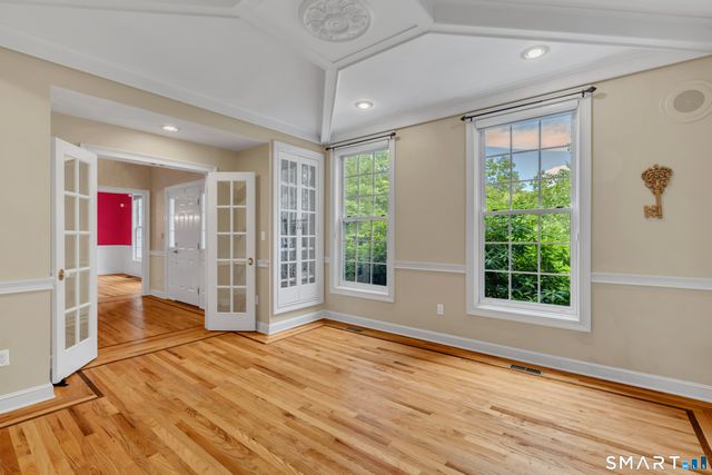 1 Crystal Terrace, Woodbridge, CT 06525