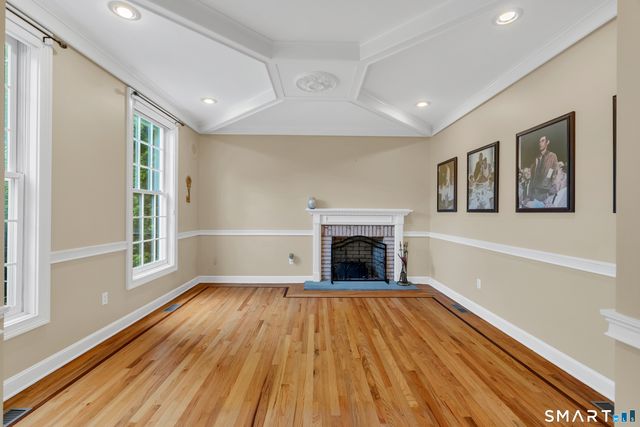 1 Crystal Terrace, Woodbridge, CT 06525