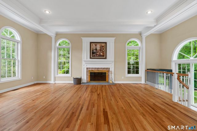 1 Crystal Terrace, Woodbridge, CT 06525