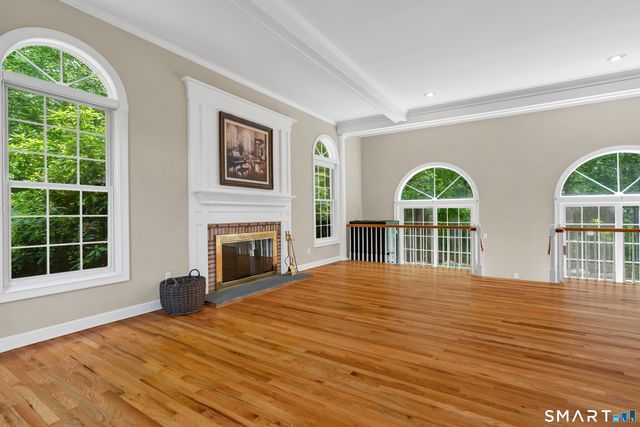 1 Crystal Terrace, Woodbridge, CT 06525