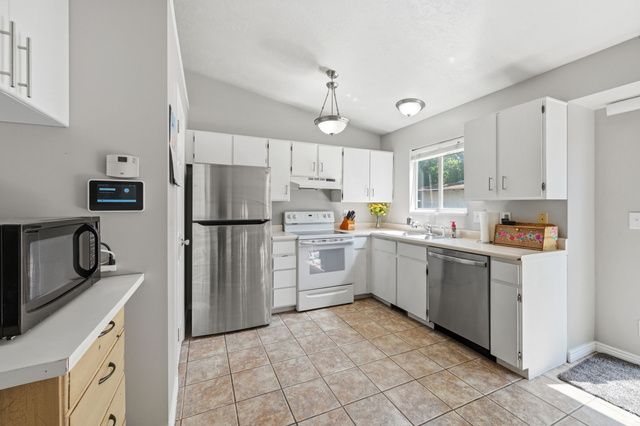 197 N 400 W, Clearfield, UT 84015