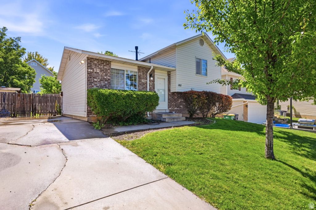 197 N 400 W, Clearfield, UT 84015