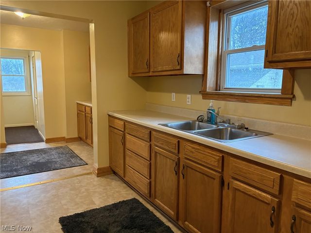 733 Damon Street, Akron, OH 44310