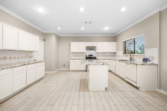 5610 Brazos Springs Drive, Sugar Land, TX 77479