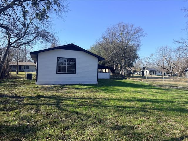 107 Gunter Street, Wills Point, TX 75169