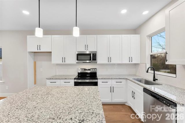1558 7th Avenue Drive SW, Hickory, NC 28602