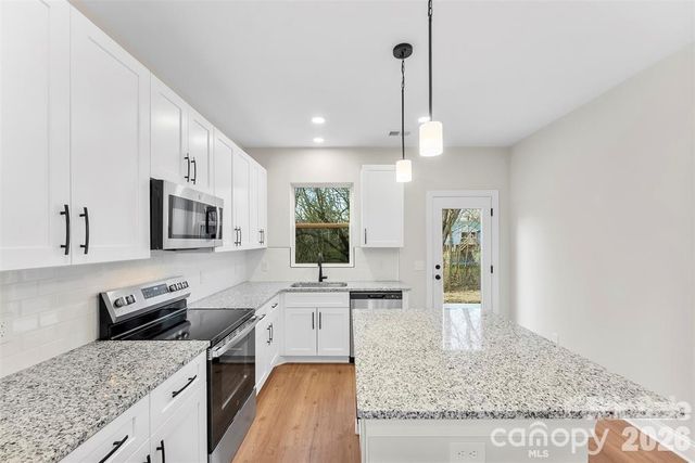 1558 7th Avenue Drive SW, Hickory, NC 28602