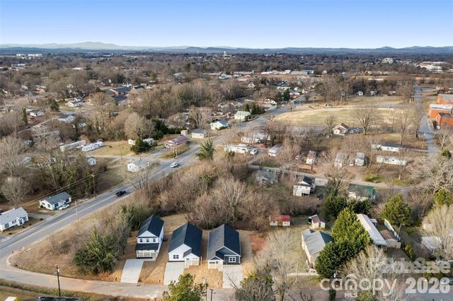 1558 7th Avenue Drive SW, Hickory, NC 28602