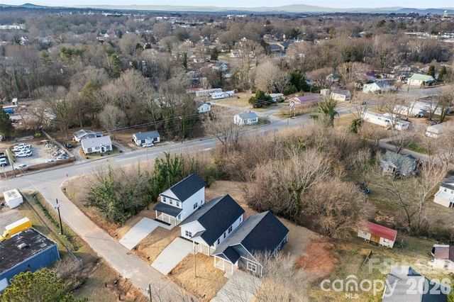1558 7th Avenue Drive SW, Hickory, NC 28602