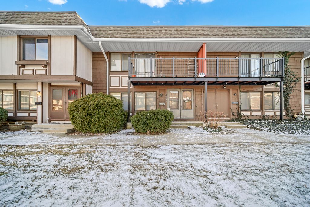1269 Court D, Hanover Park, IL 60133