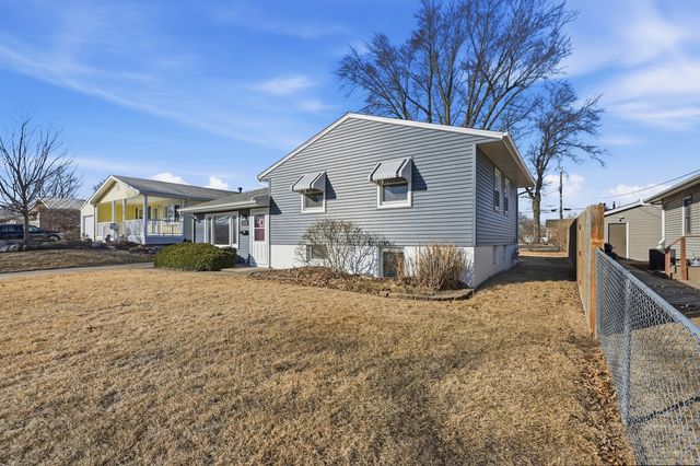 2136 N Gayman Avenue, Davenport, IA 52804