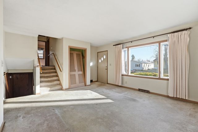 2136 N Gayman Avenue, Davenport, IA 52804