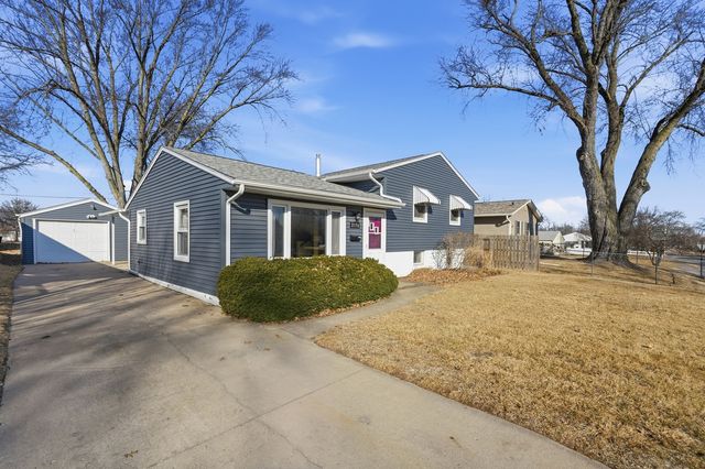 2136 N Gayman Avenue, Davenport, IA 52804