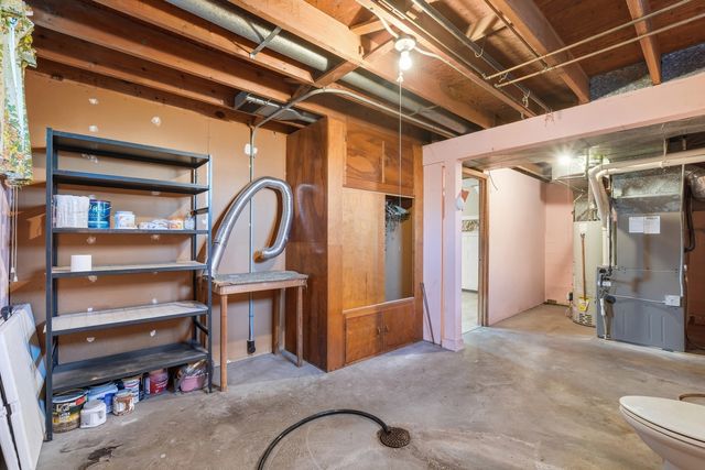 2136 N Gayman Avenue, Davenport, IA 52804