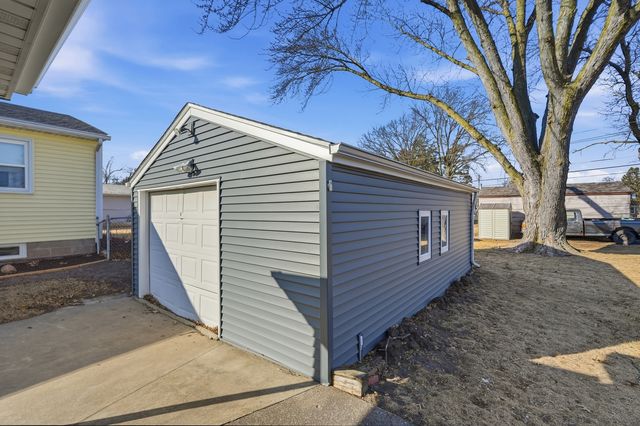 2136 N Gayman Avenue, Davenport, IA 52804