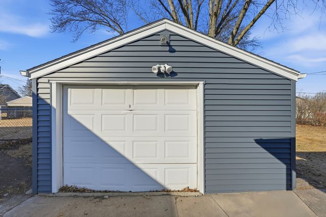 2136 N Gayman Avenue, Davenport, IA 52804