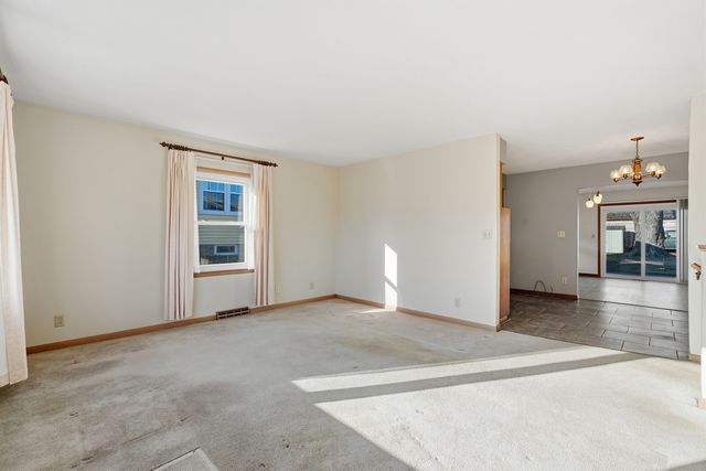 2136 N Gayman Avenue, Davenport, IA 52804