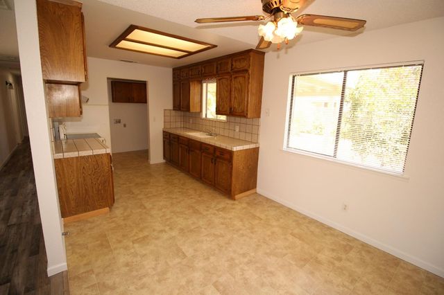 4052 N Sabre, Fresno, CA 93727