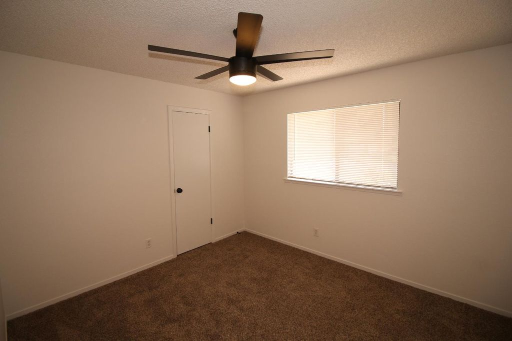 Image 9 of property listing at 4052 N Sabre, Fresno, CA 93727