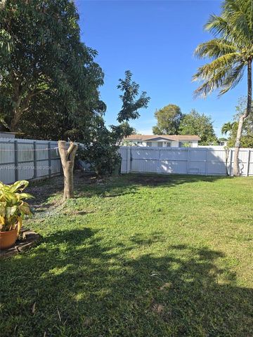 15764 SW 303rd Ter, Homestead, FL 33033