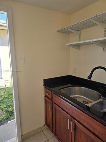 15764 SW 303rd Ter, Homestead, FL 33033