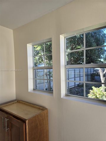 15764 SW 303rd Ter, Homestead, FL 33033