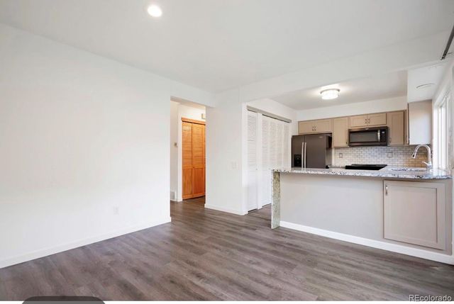 2836 S Vaughn Way, Aurora, CO 80014