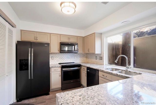2836 S Vaughn Way, Aurora, CO 80014