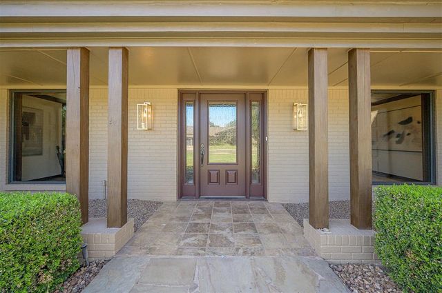 2900 Drakestone Avenue, Oklahoma City, OK 73120