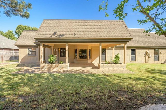 2900 Drakestone Avenue, Oklahoma City, OK 73120